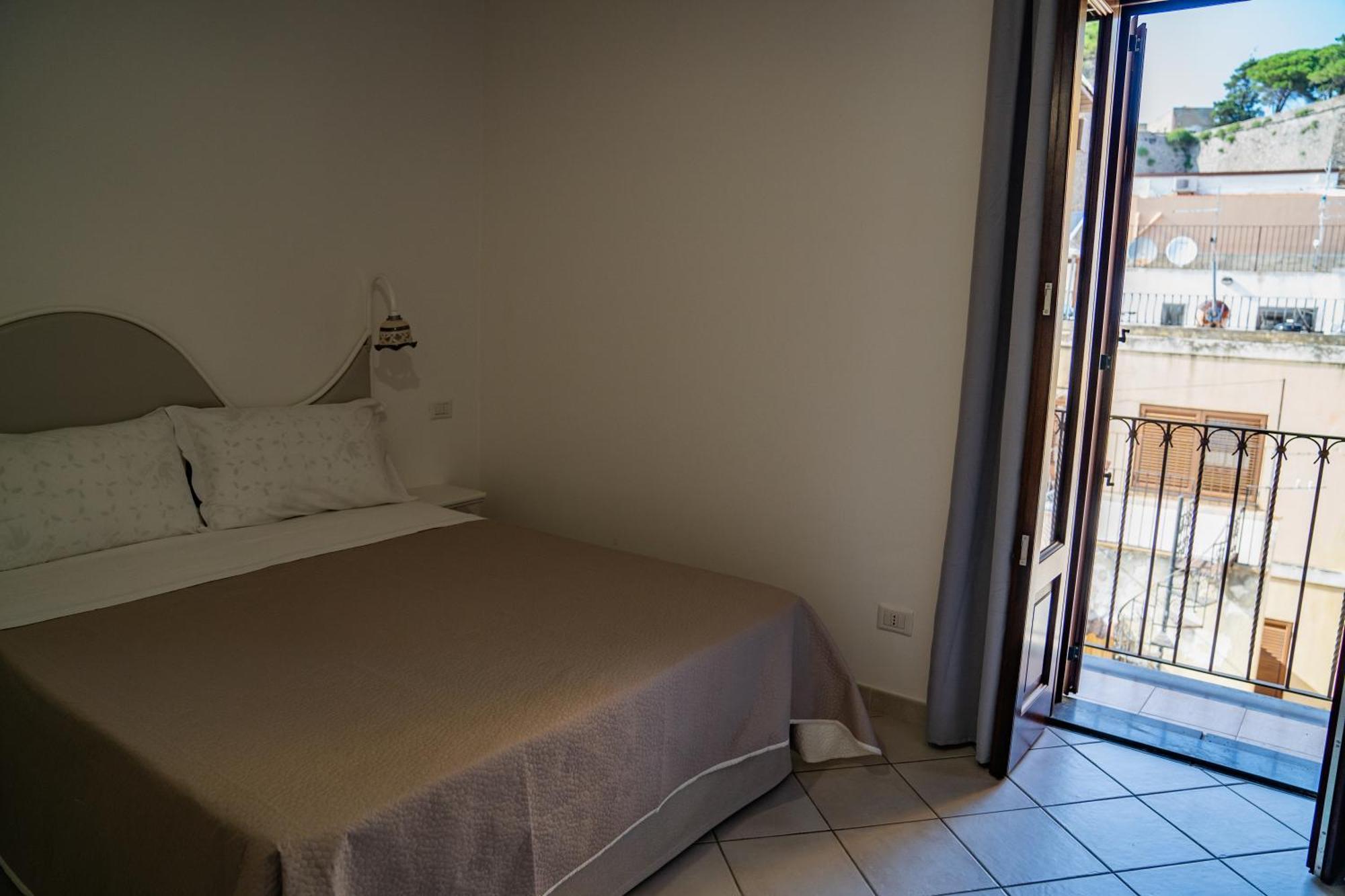 Hotel Casa Lussu Città di Lipari Esterno foto