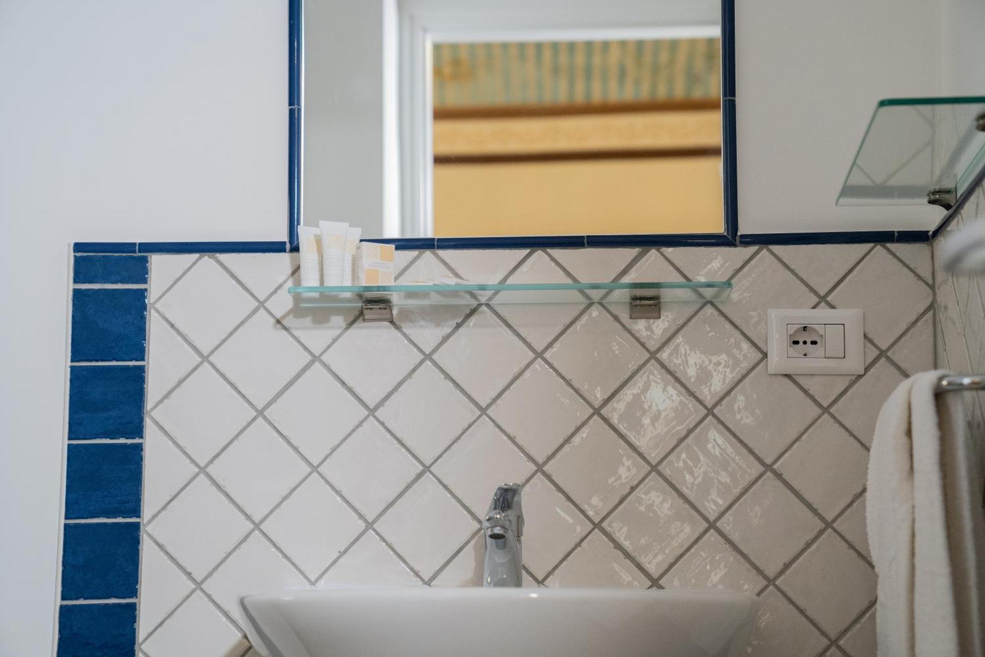 Hotel Casa Lussu Città di Lipari Esterno foto